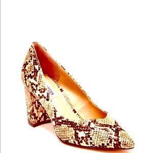 Steve Madden snake color shoes